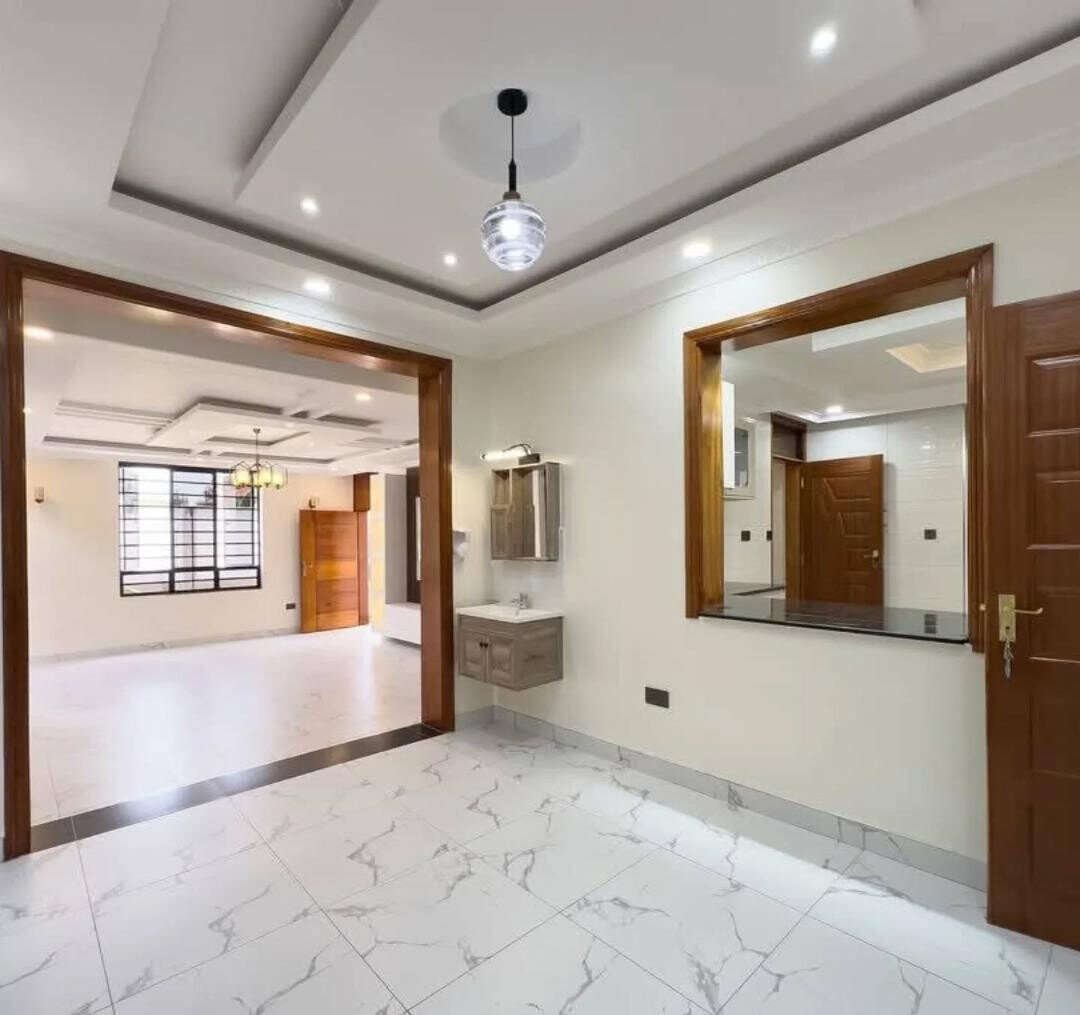 4BR All Ensuite Townhouse with Office & Rooftop Terrace - Kahawa West