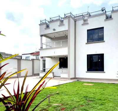 4BR All Ensuite Townhouse with Office & Rooftop Terrace - Kahawa West
