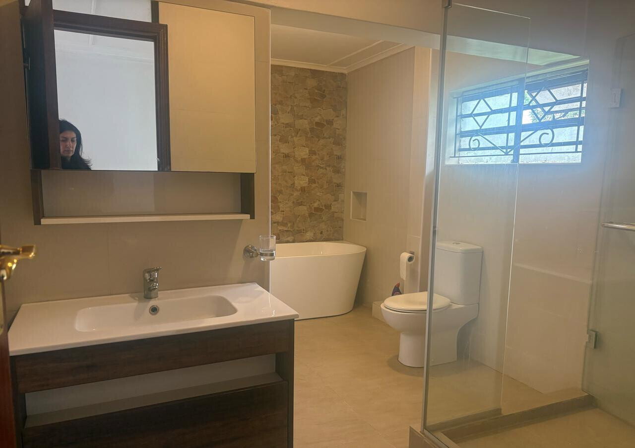 Quarter Acre Townhouse with Garden