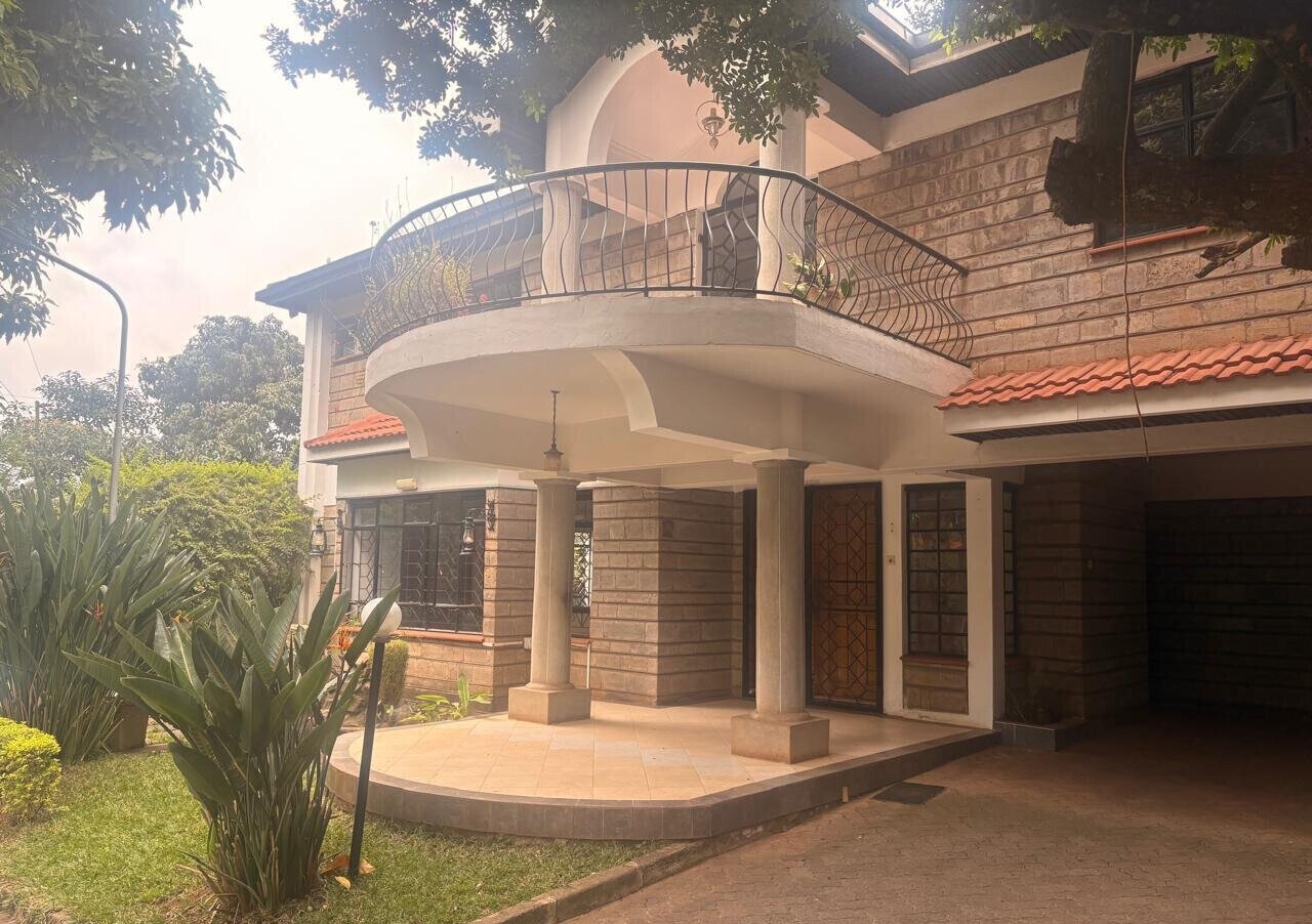 Quarter Acre Townhouse with Garden