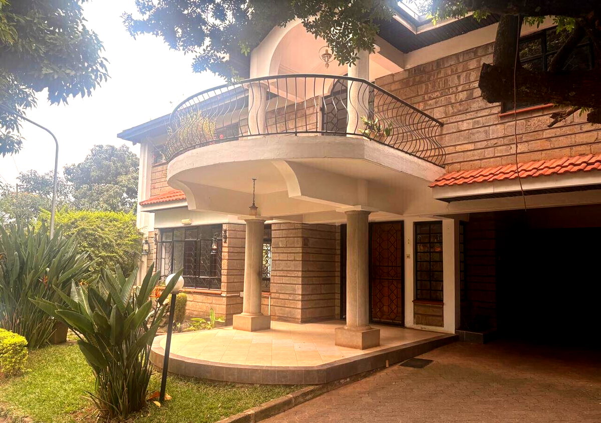 Quarter Acre Townhouse with Garden