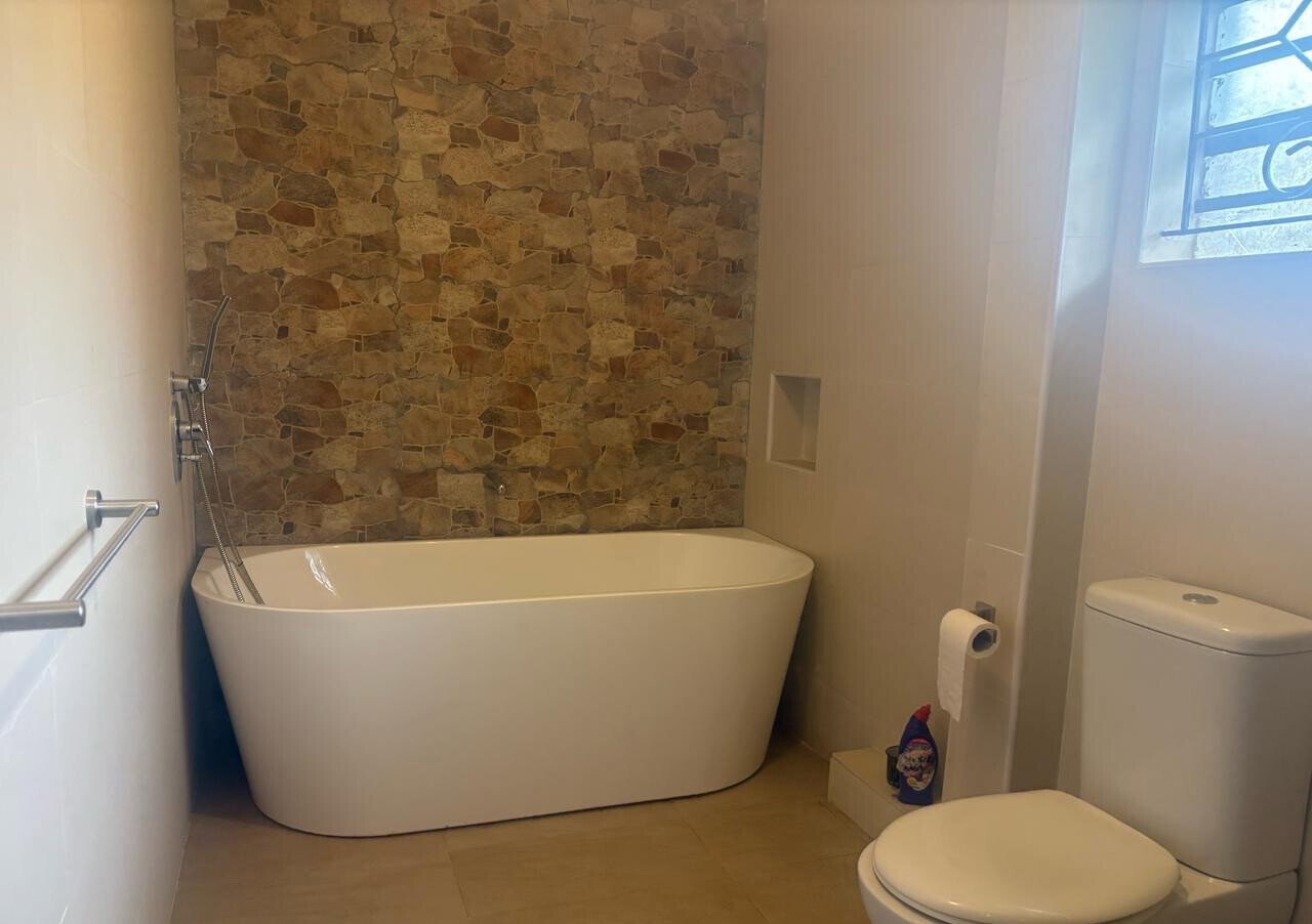 Quarter Acre Townhouse with Garden