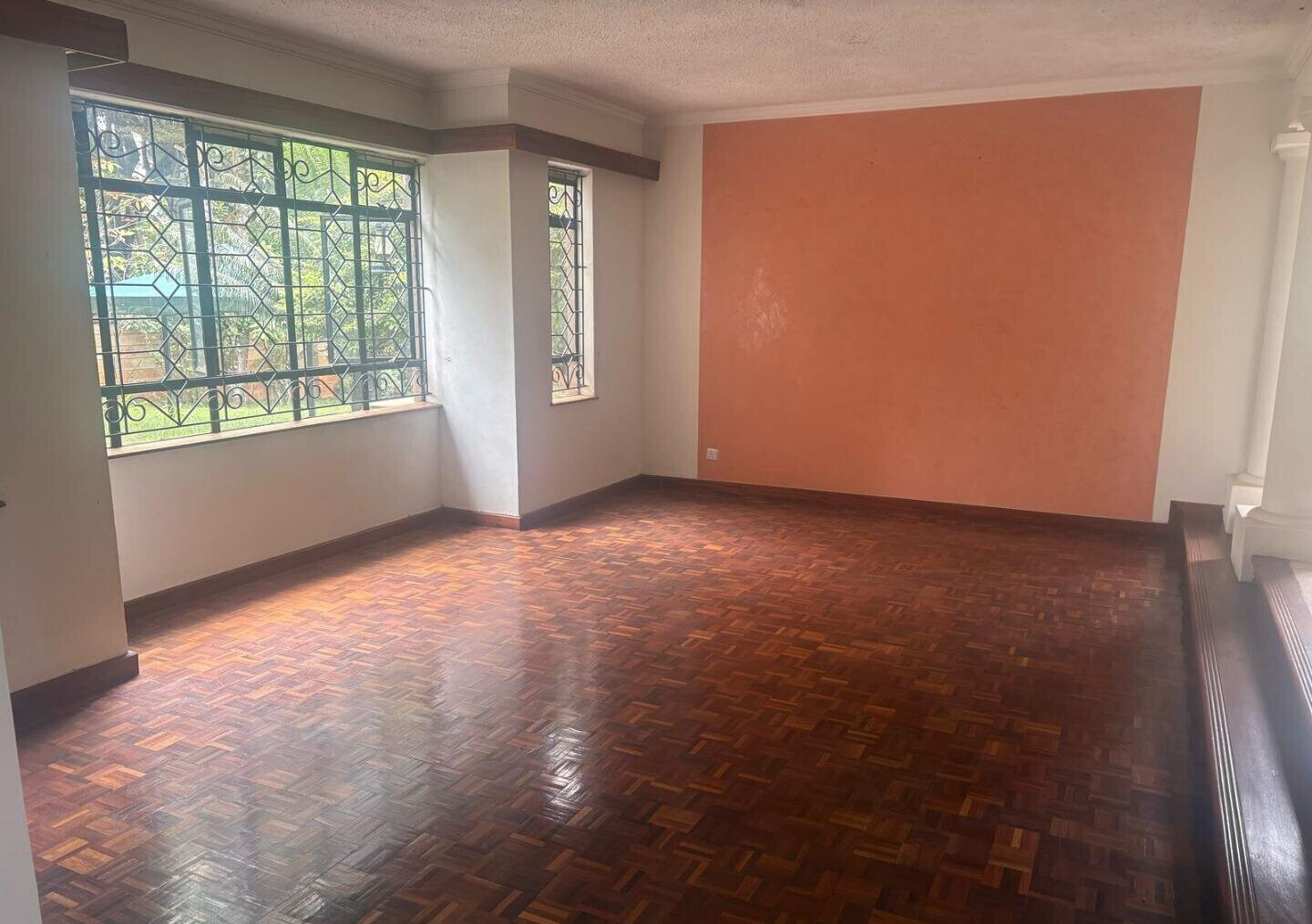 Quarter Acre Townhouse with Garden