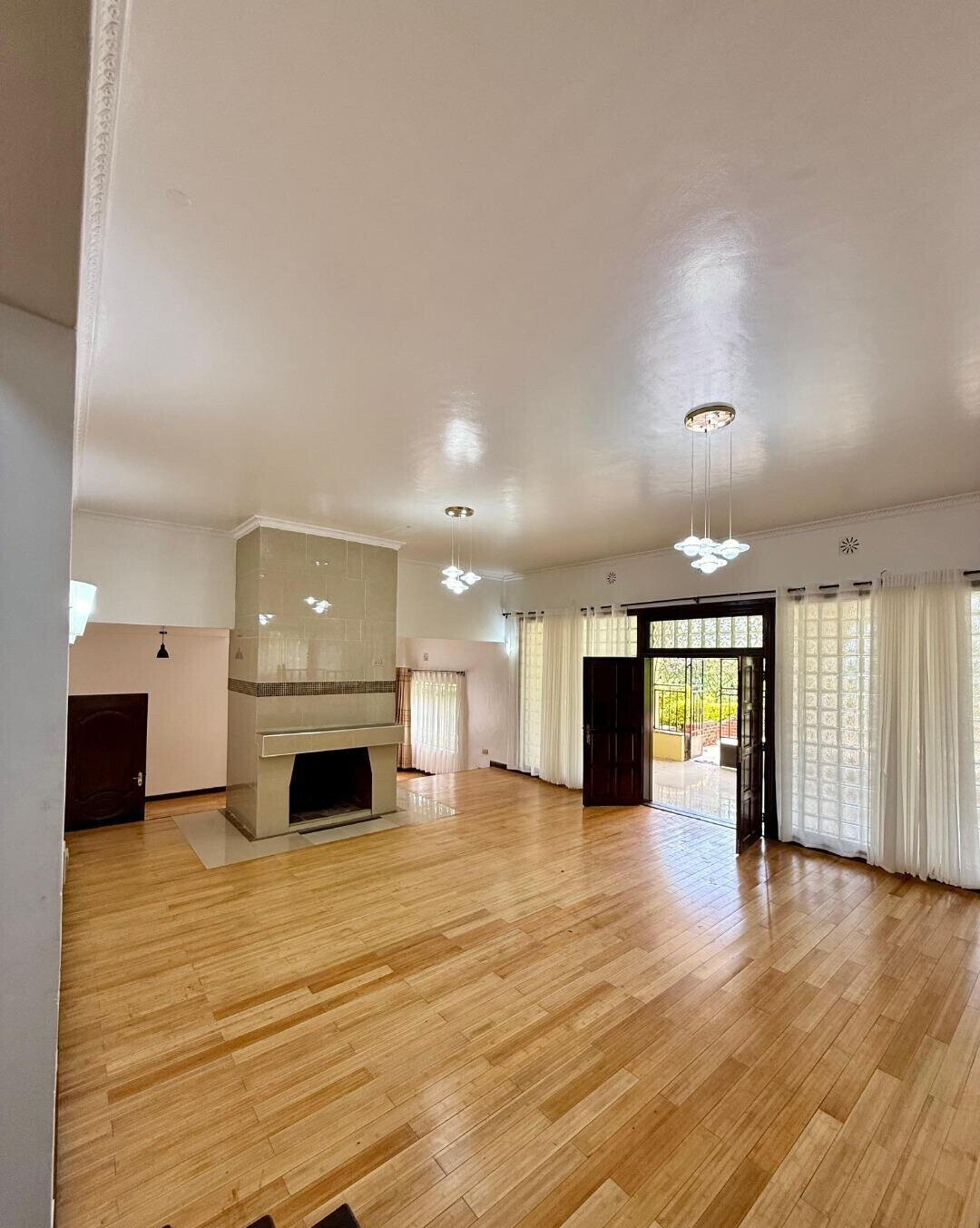 5BR Mansion with Garden on 1 Acre