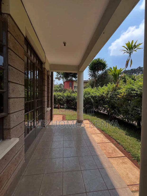 4bdrm Townhouse / Terrace in Kabasiran Avenue, Lavington for rent
