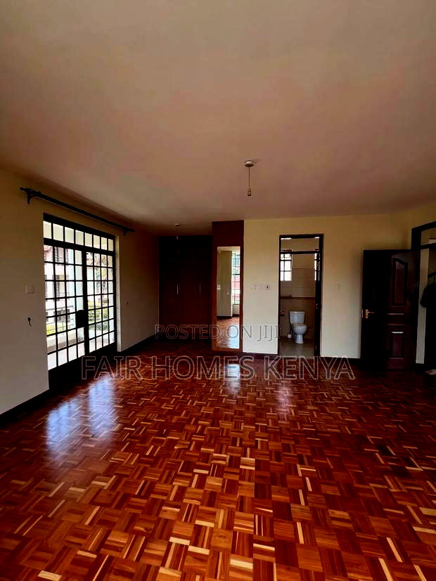 4bdrm Townhouse / Terrace in Kabasiran Avenue, Lavington for rent