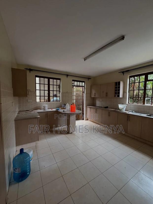 4bdrm Townhouse / Terrace in Kabasiran Avenue, Lavington for rent