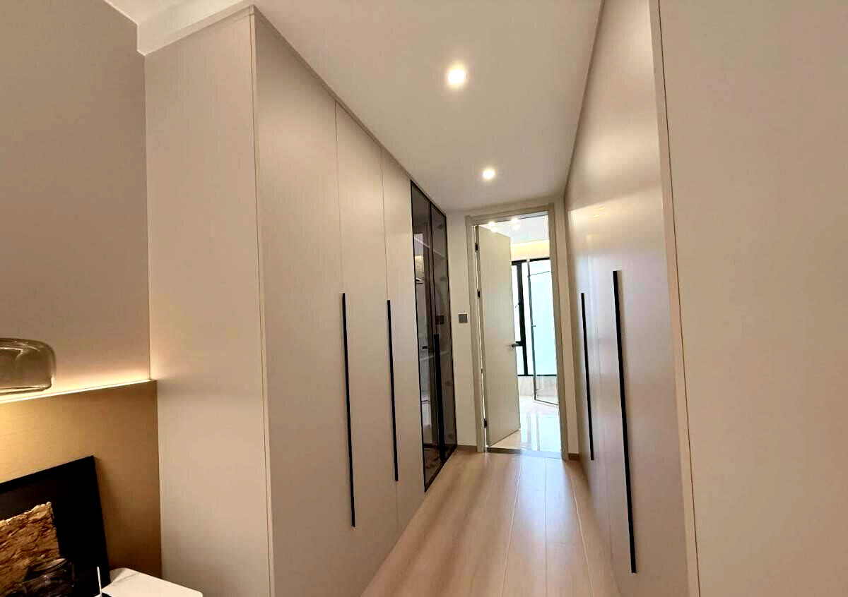 4BR + DSQ with Heated Pools & Mall Access - Westlands
