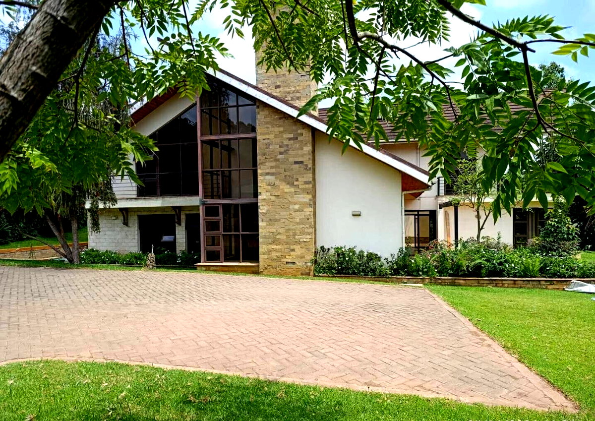 4-Bed Townhouse with DSQ & Basement – Miotoni, Karen
