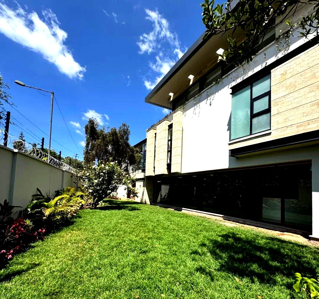 5-Ensuite Townhouse with Indoor Garden & Rooftop Terrace - Lavington