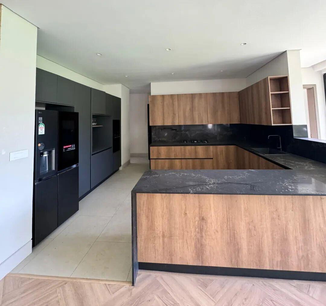 5-Ensuite Townhouse with Indoor Garden & Rooftop Terrace - Lavington