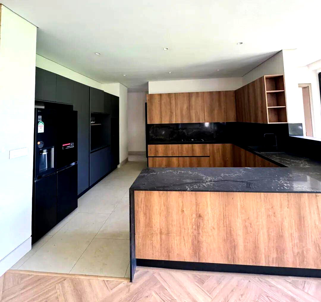 5-Ensuite Townhouse with Indoor Garden & Rooftop Terrace - Lavington