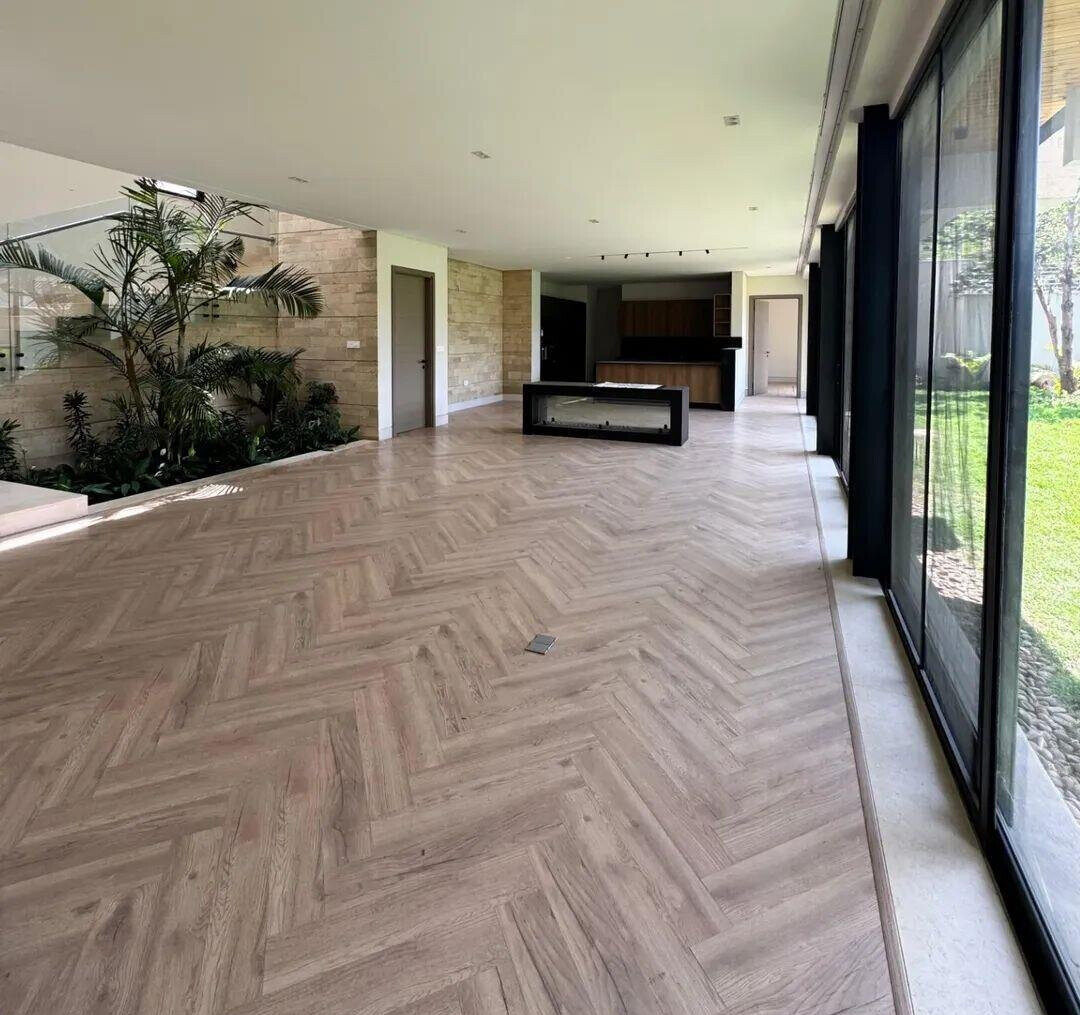 5-Ensuite Townhouse with Indoor Garden & Rooftop Terrace - Lavington