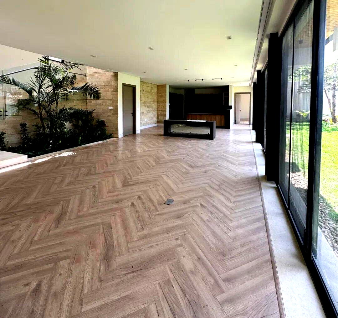 5-Ensuite Townhouse with Indoor Garden & Rooftop Terrace - Lavington