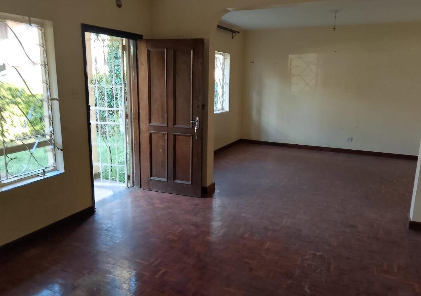 4BR Old-Style Townhouse with DSQ & Front Garden – Peponi, Nairobi