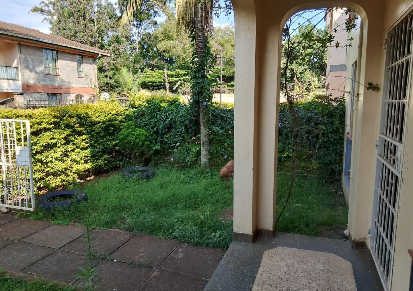4BR Old-Style Townhouse with DSQ & Front Garden – Peponi, Nairobi