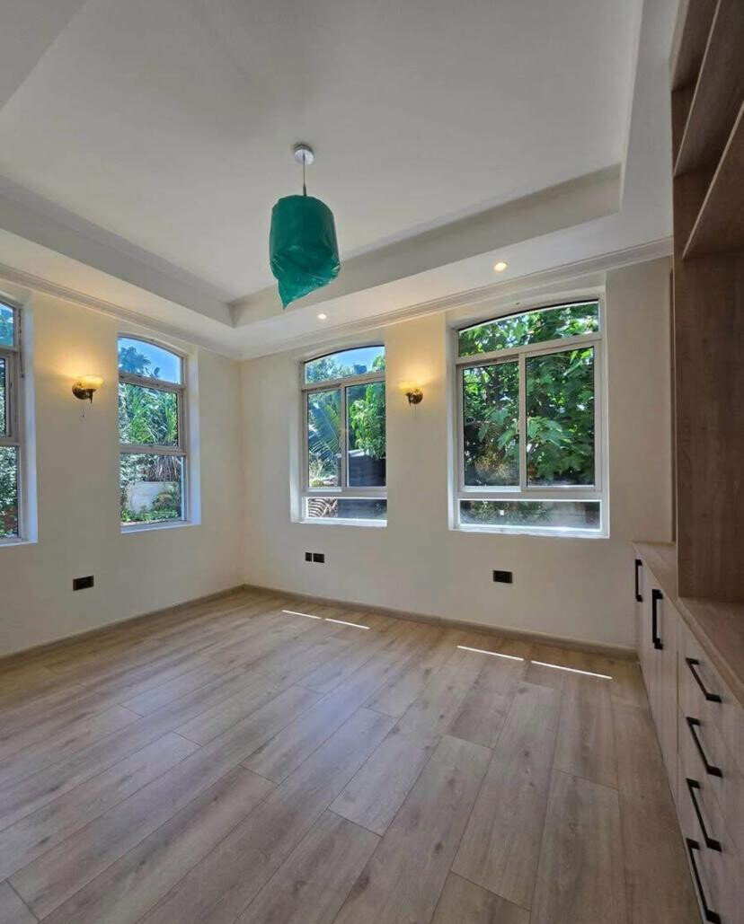 6BR All-Ensuite Townhouse with Two Pools – Kyuna, Nairobi