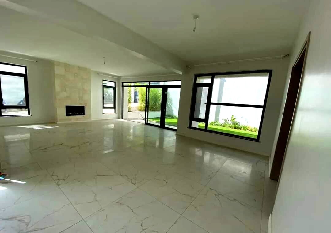 Ultra-Modern 5-Ensuite Townhouse with DSQ & Home Office - Lavington