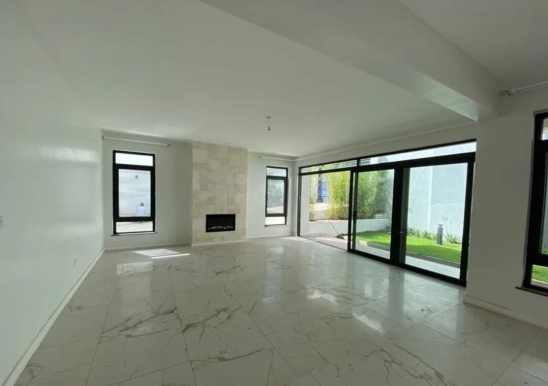 Ultra-Modern 5-Ensuite Townhouse with DSQ & Home Office - Lavington