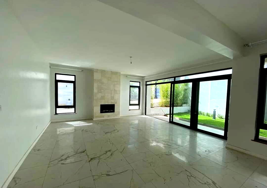 Ultra-Modern 5-Ensuite Townhouse with DSQ & Home Office - Lavington