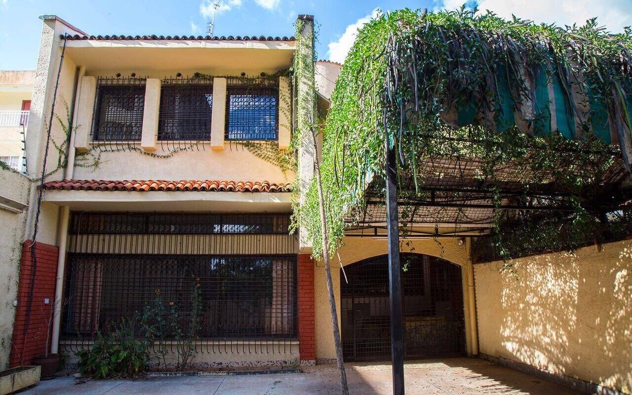 5-Bedroom Townhouse with Fireplace & Servant Quarters - Westlands
