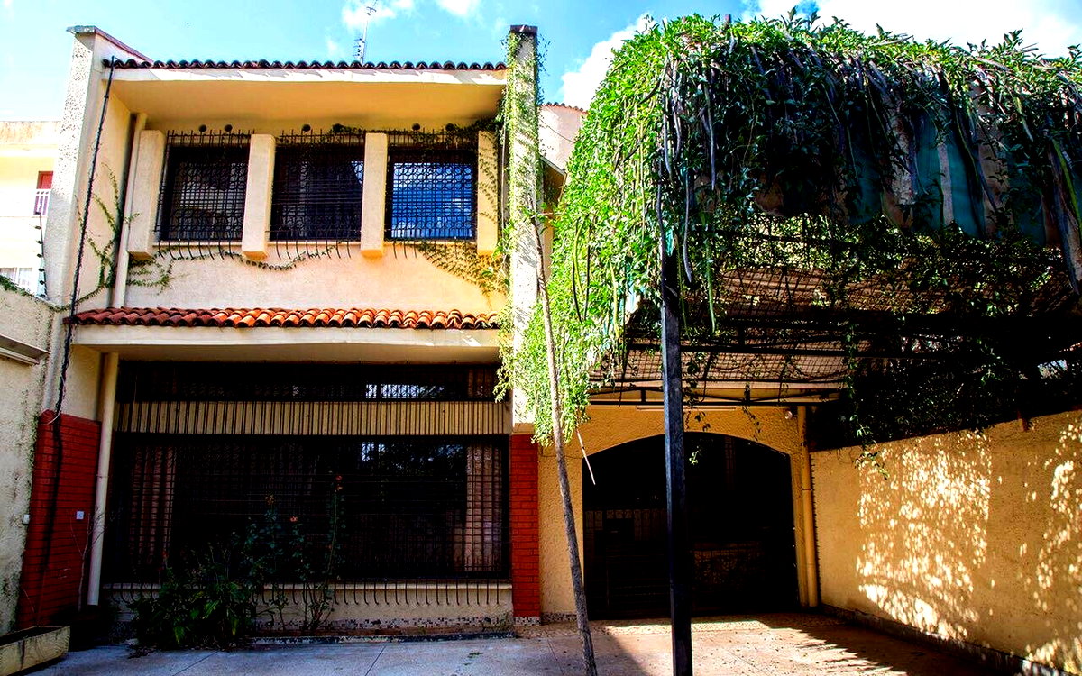 5-Bedroom Townhouse with Fireplace & Servant Quarters - Westlands