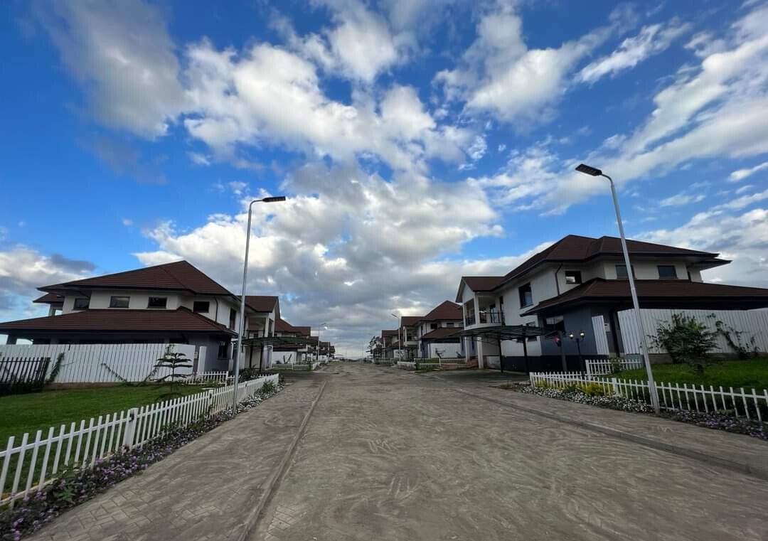 4BR All-Ensuite Villa with Prayer Room & DSQ - New Runda