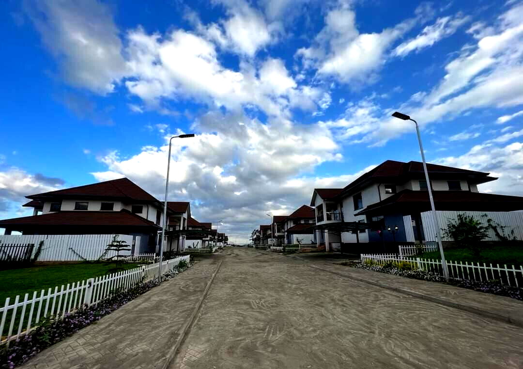 4BR All-Ensuite Villa with Prayer Room & DSQ - New Runda