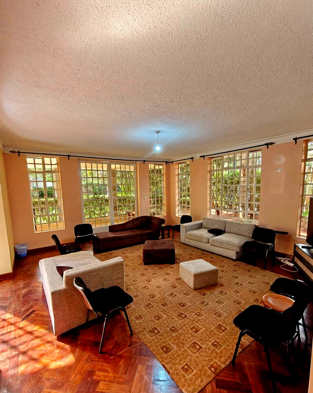 4BR All-Ensuite Villa with Modern Kitchen & Pantry – Kerarapon