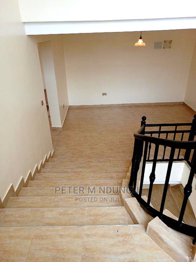 6bdrm Maisonette in Membley Estate for sale - Image 3