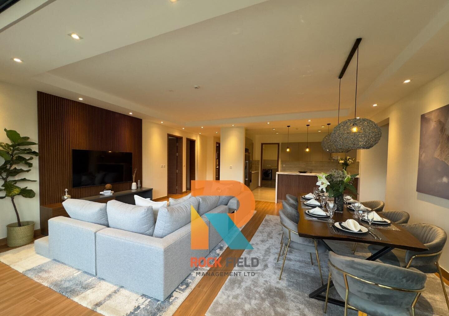 4BR Penthouse with Private Rooftop Terrace – Riverside