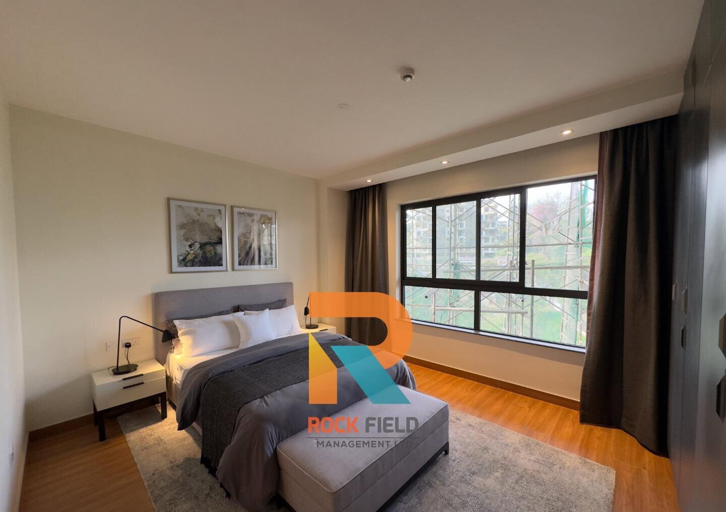 4BR Penthouse with Private Rooftop Terrace – Riverside