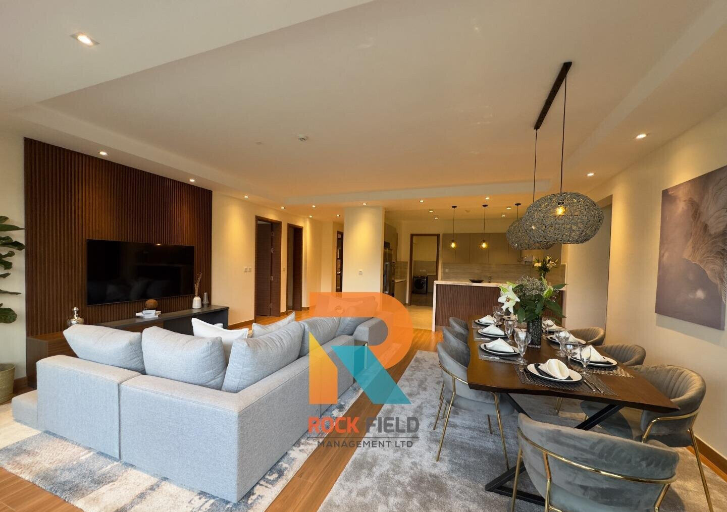 4BR Penthouse with Private Rooftop Terrace – Riverside