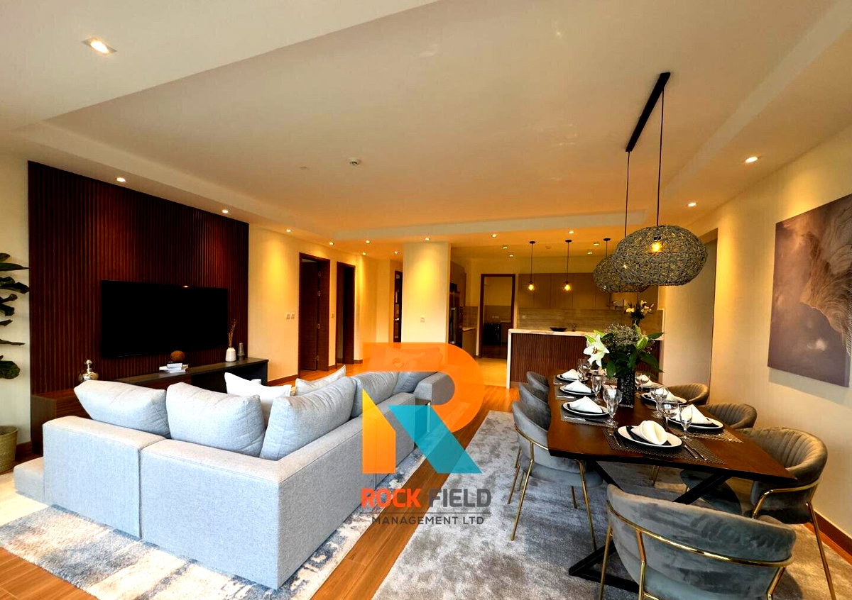 4BR Penthouse with Private Rooftop Terrace – Riverside