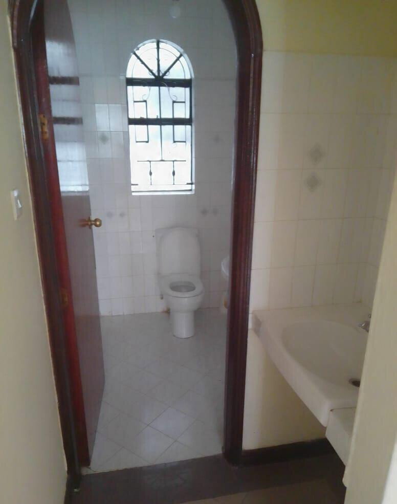 5BR Townhouse in Exclusive 24-Home Gated Estate - Riverside