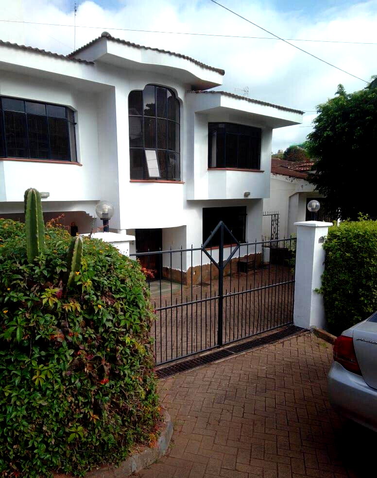 5BR Townhouse in Exclusive 24-Home Gated Estate - Riverside
