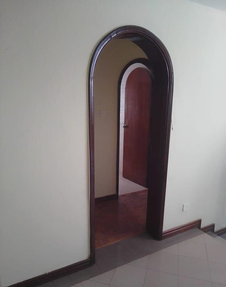 5BR Townhouse in Exclusive 24-Home Gated Estate - Riverside
