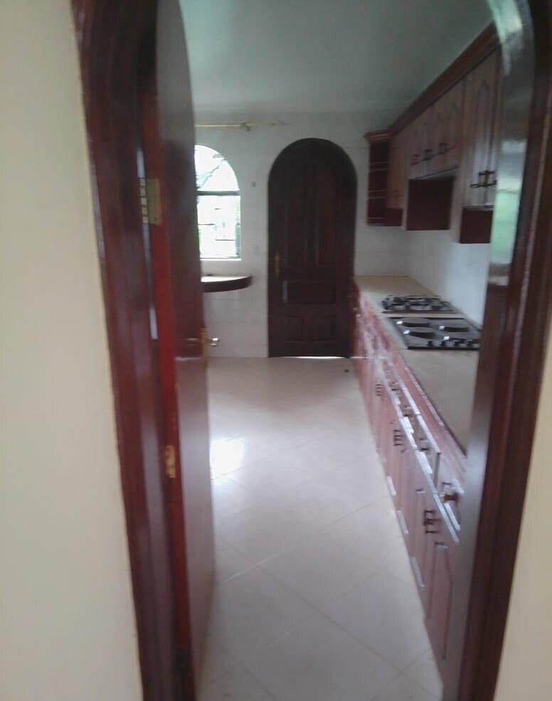 5BR Townhouse in Exclusive 24-Home Gated Estate - Riverside