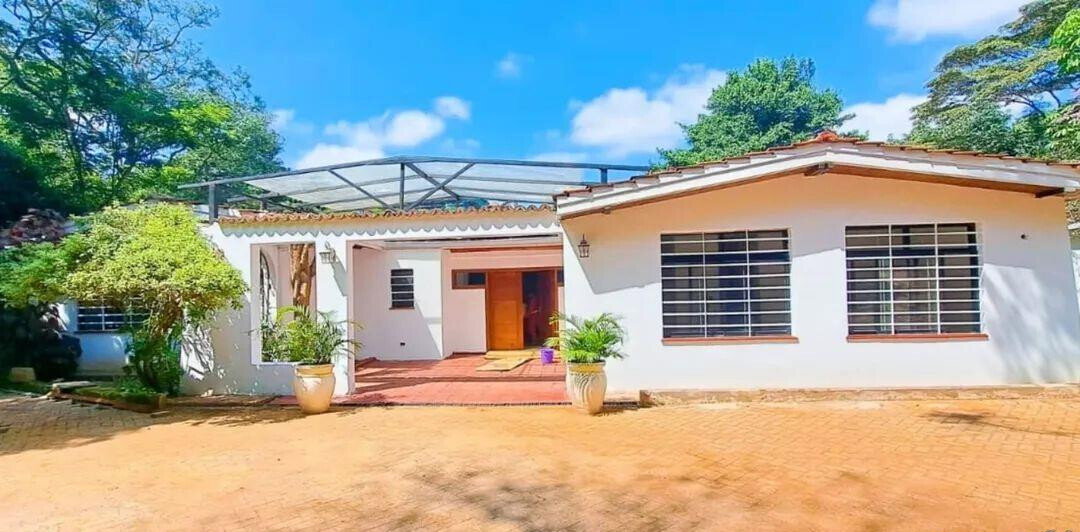Half Acre 4BR Haven for KSh 606K