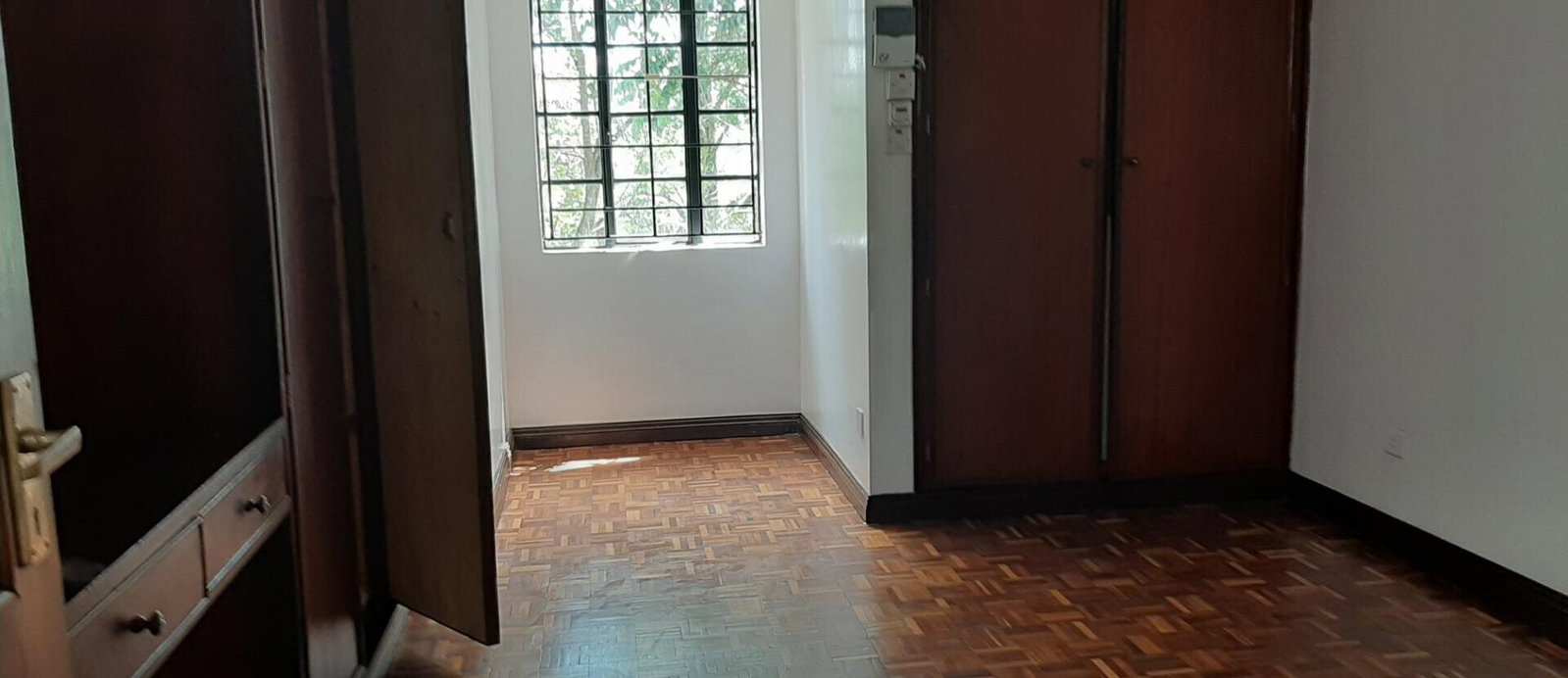 Half Acre 5BR Haven at KSh 450K