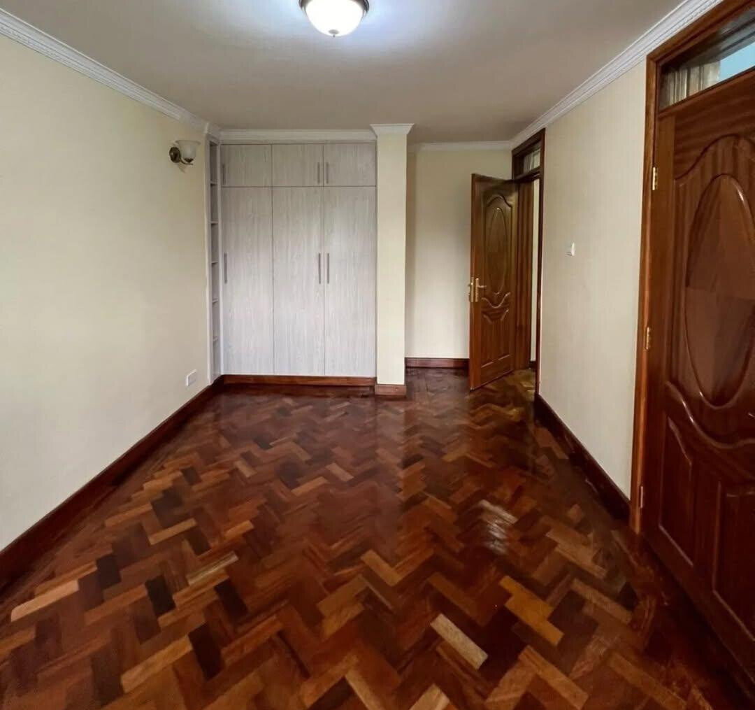 5-Ensuite Townhouse with DSQ & Private Garden - Lavington