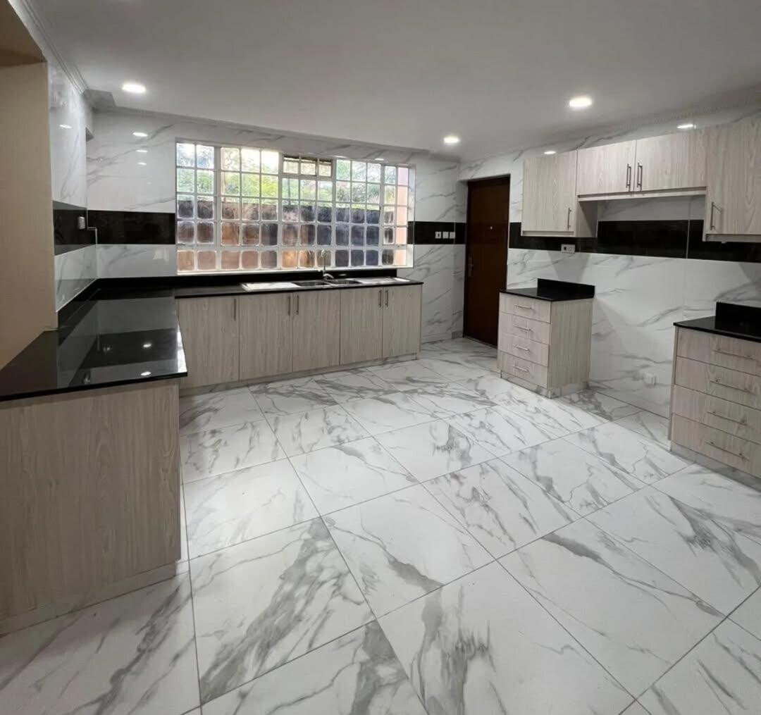 5-Ensuite Townhouse with DSQ & Private Garden - Lavington