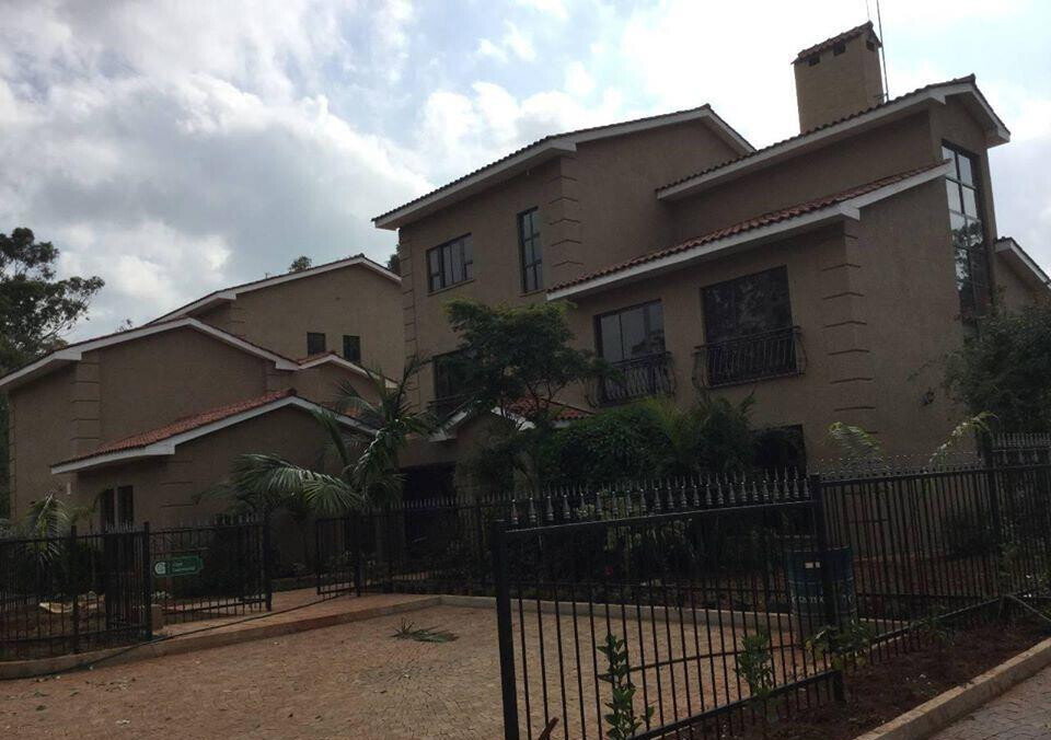 5-Ensuite Townhouse on Half-Acre Near Galleria – Karen