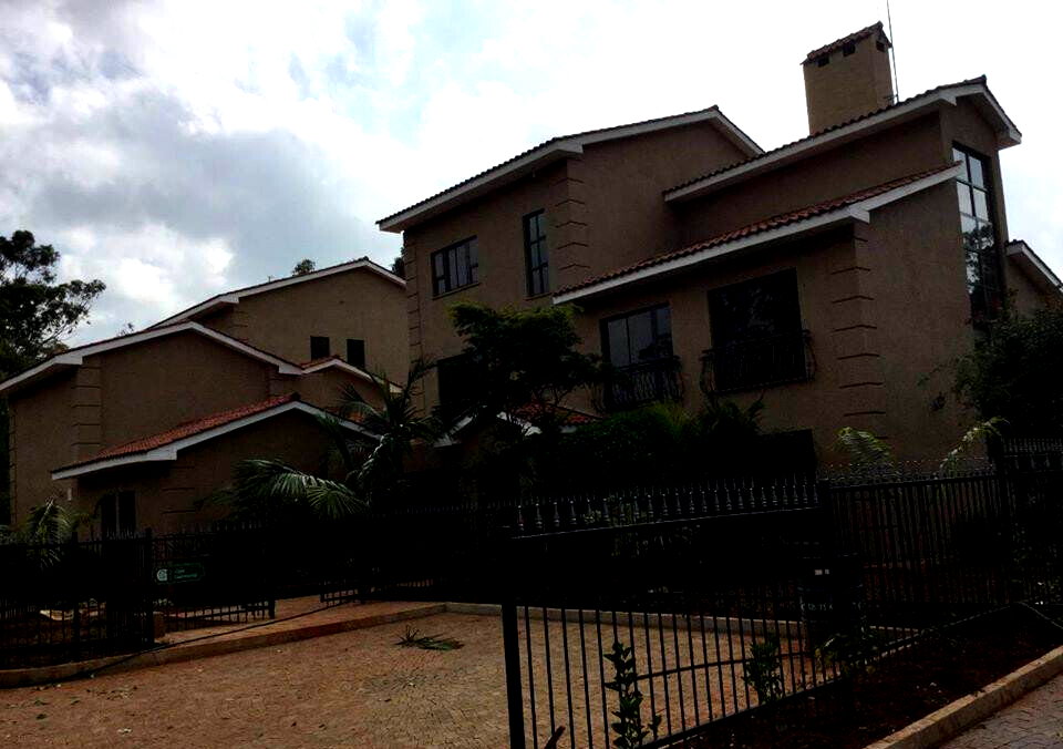 5-Ensuite Townhouse on Half-Acre Near Galleria – Karen
