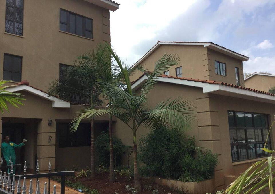 5-Ensuite Townhouse on Half-Acre Near Galleria – Karen