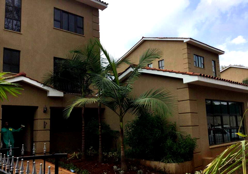 5-Ensuite Townhouse on Half-Acre Near Galleria – Karen