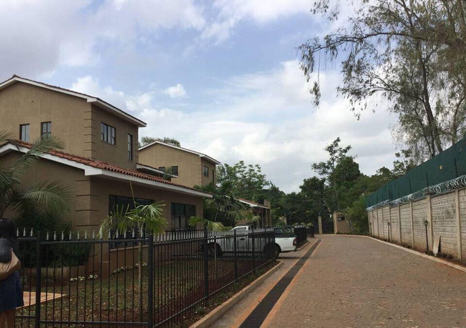 5-Ensuite Townhouse on Half-Acre Near Galleria – Karen