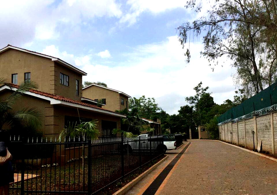 5-Ensuite Townhouse on Half-Acre Near Galleria – Karen