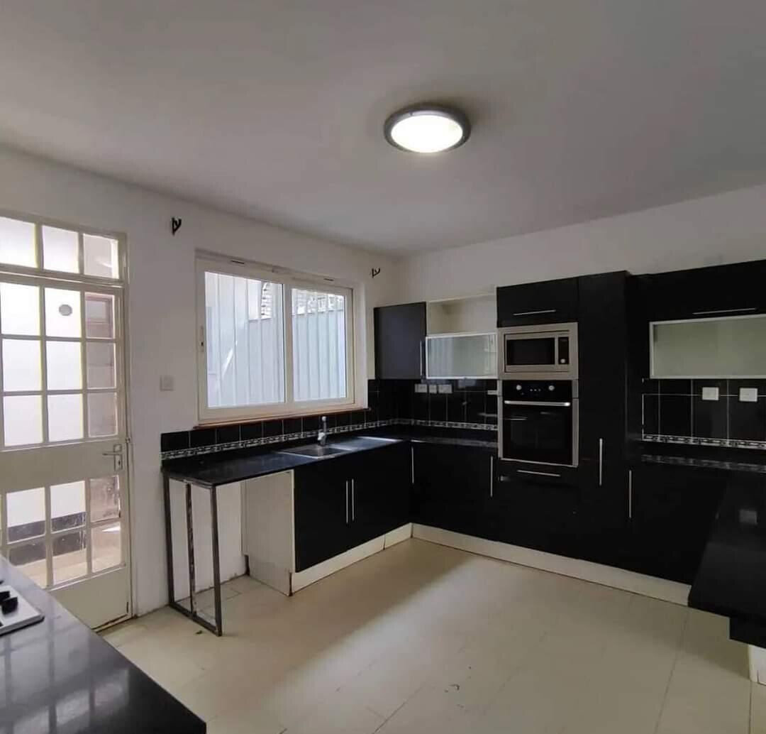 4BR Townhouse with Garden in Kilimani