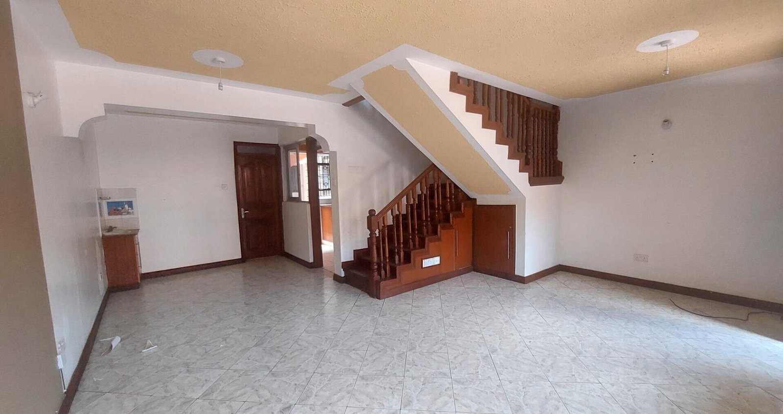 Remodeled 3BR Townhouse with Guest Room & DSQ - South C
